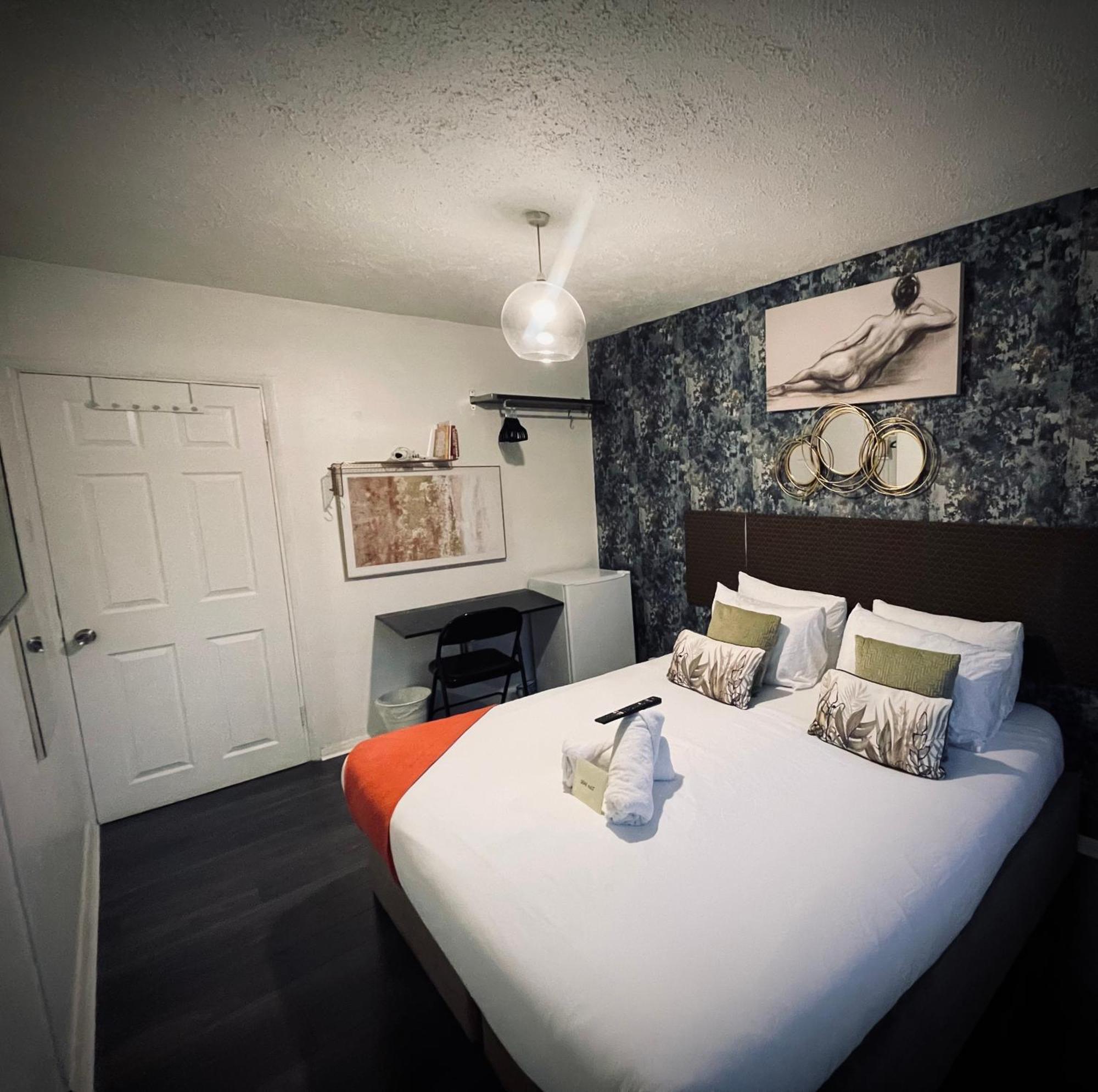 Apartamento R1 Superking Sized Bed & 65" Tv On The Wall In Clapham Londres Exterior foto